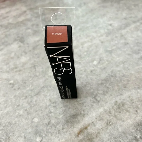 NARS Air Matte Liquid Lipstick in Thrust - Picture 3 of 5